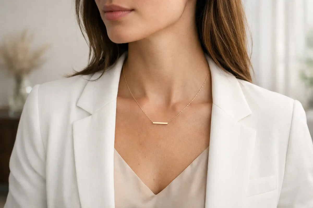 Why a Minimalist Pendant Necklace Always Works