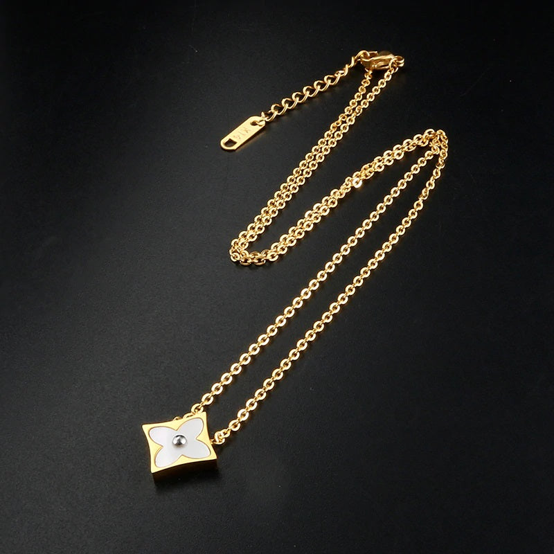 14k Gold Plated Essential Flowergram Necklace Pendant