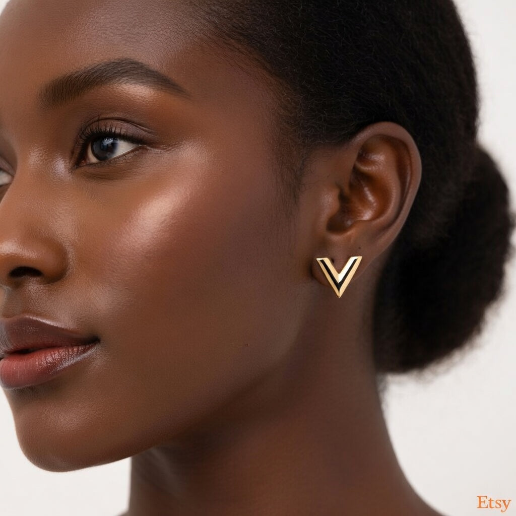 Essential V Earring Studs