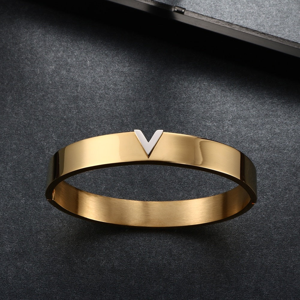 Gold V Bracelet