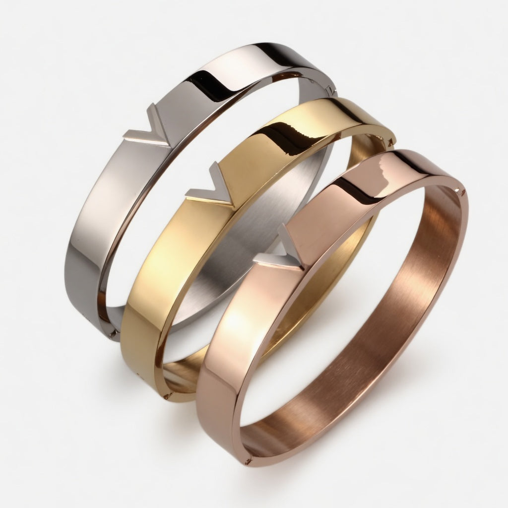 Essential V Bracelet